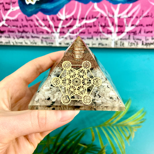 Orgonite Pyramid -Rainbow Moonstone